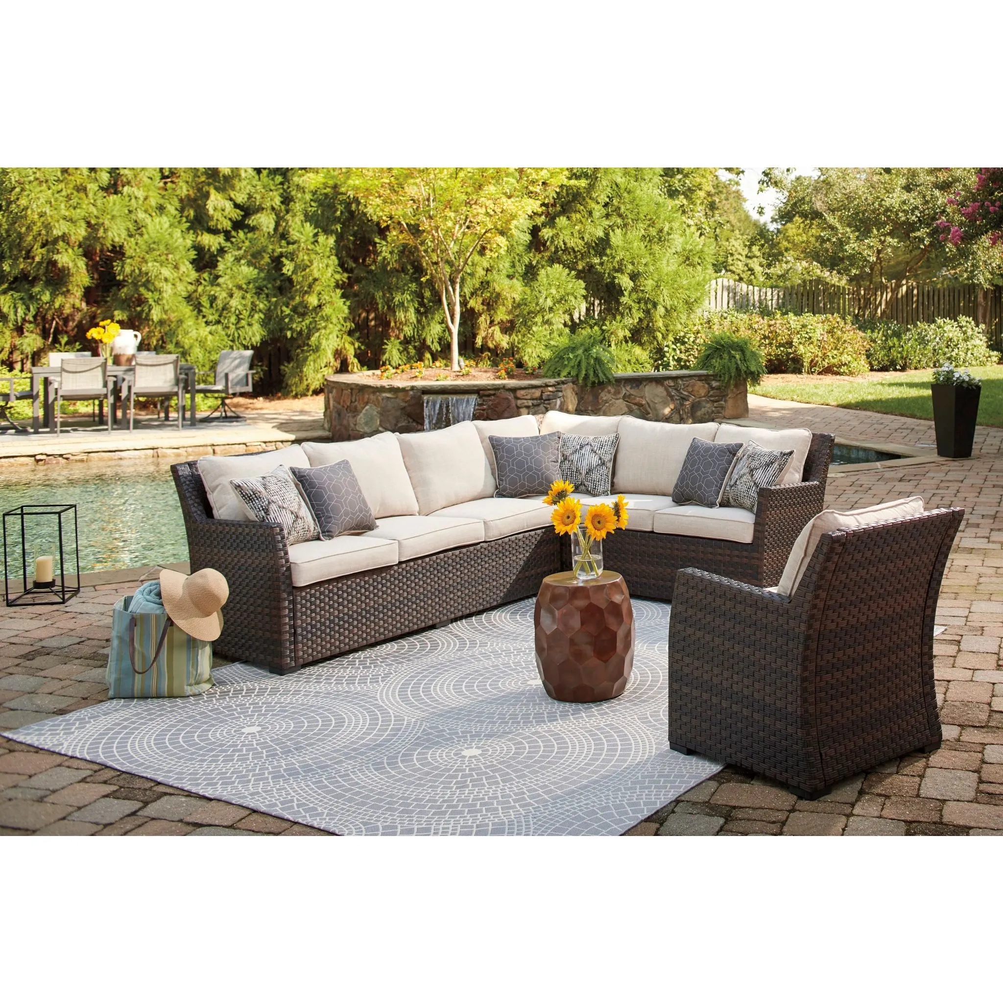 Outdoor Easy Isle Sofa Sectional & Chair w/Cushion