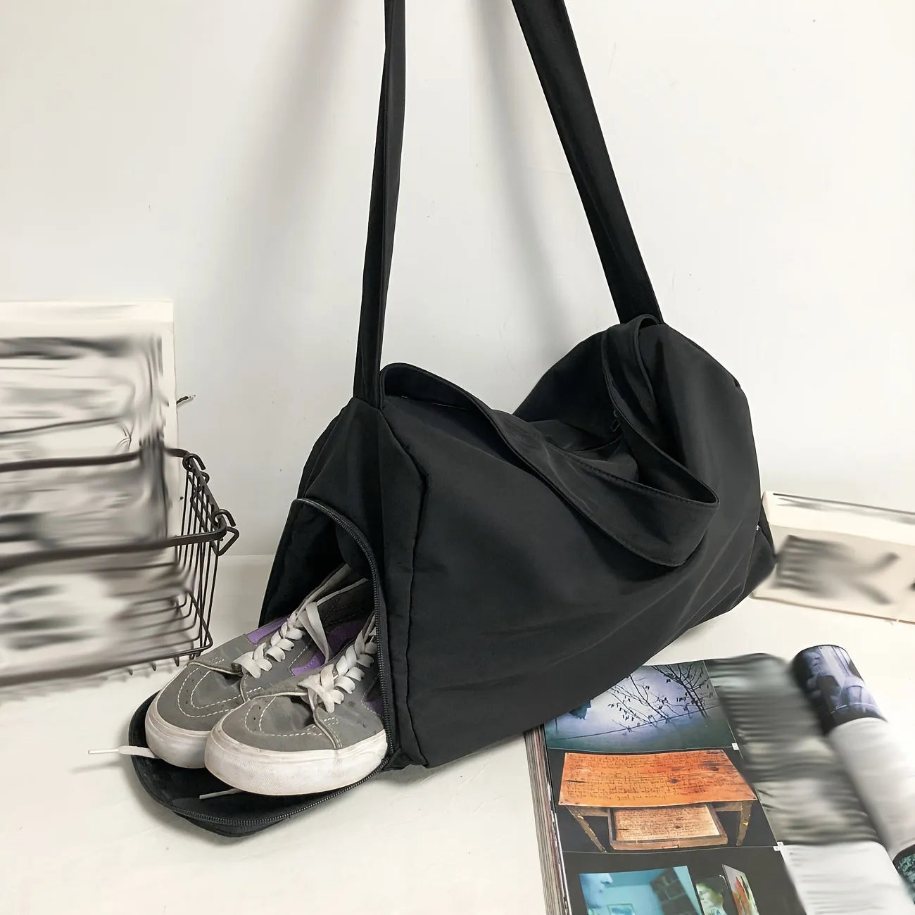 Uakiss Large Capacity Sling Bag with Side Zipper Pocket, Men‘S Fashionable Crossbody Bag for Hanging Out & Daily Commute, Durable Shoulder Bag